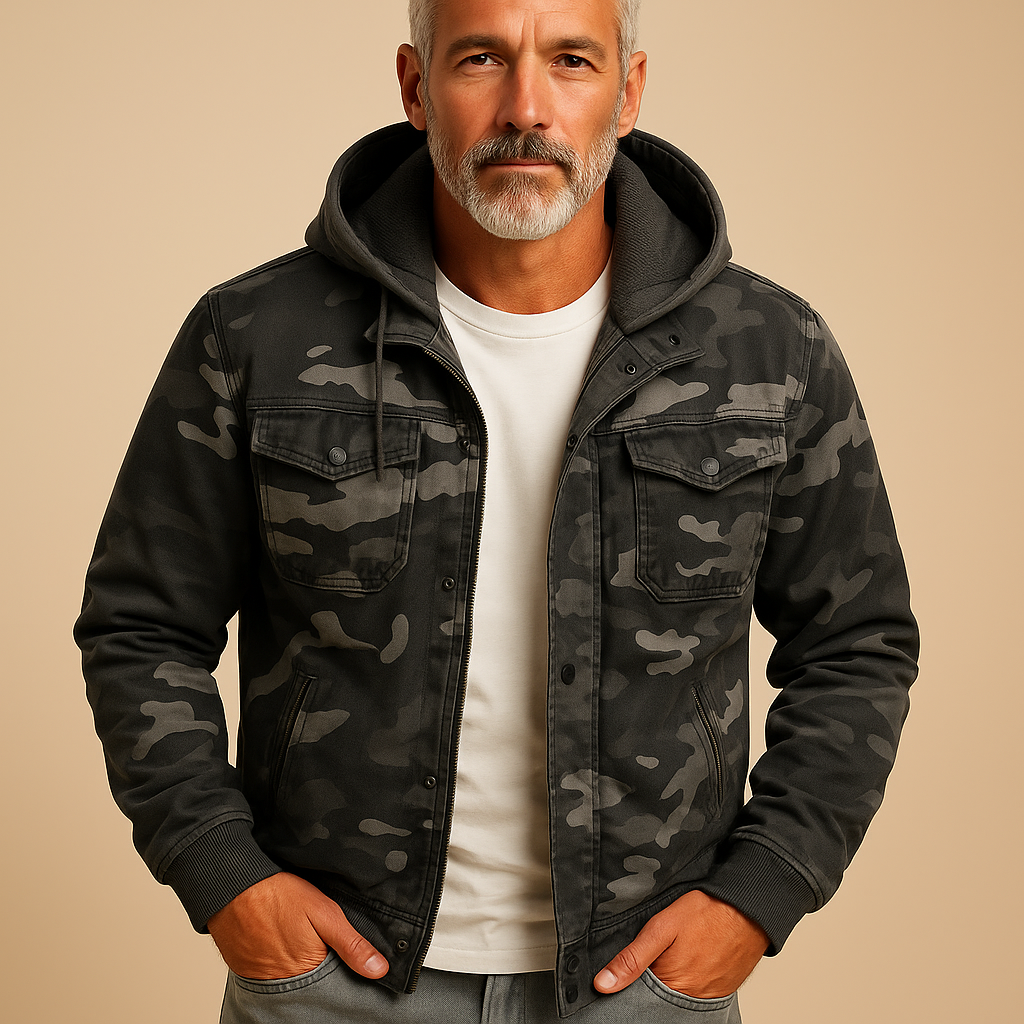 Men’s camouflage outdoor jacket, waterproof and durable with adjustable cuffs and deep pockets, perfect for adventure and daily wear.