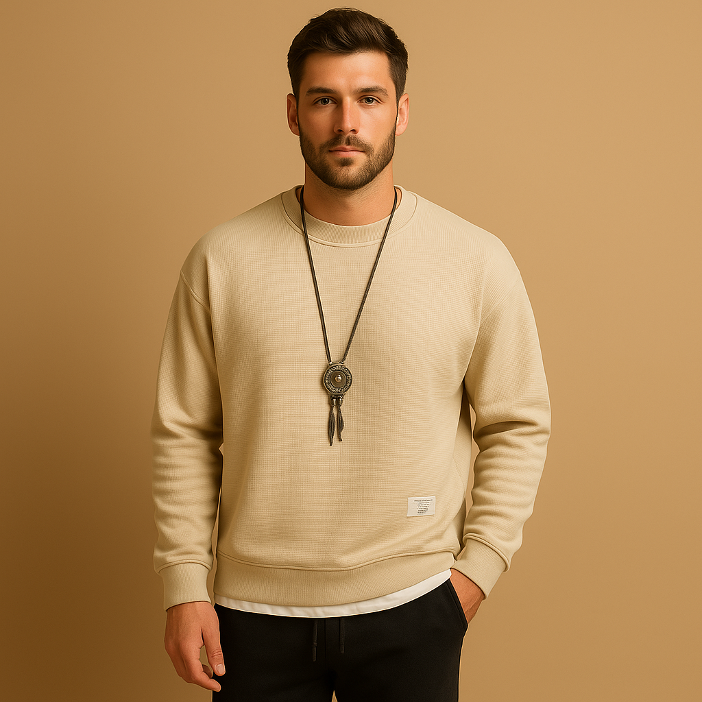 Men’s jogging set with sweater and jogger jeans. Relaxed fit and modern design, perfect for casual wear, light activities, and everyday comfort.