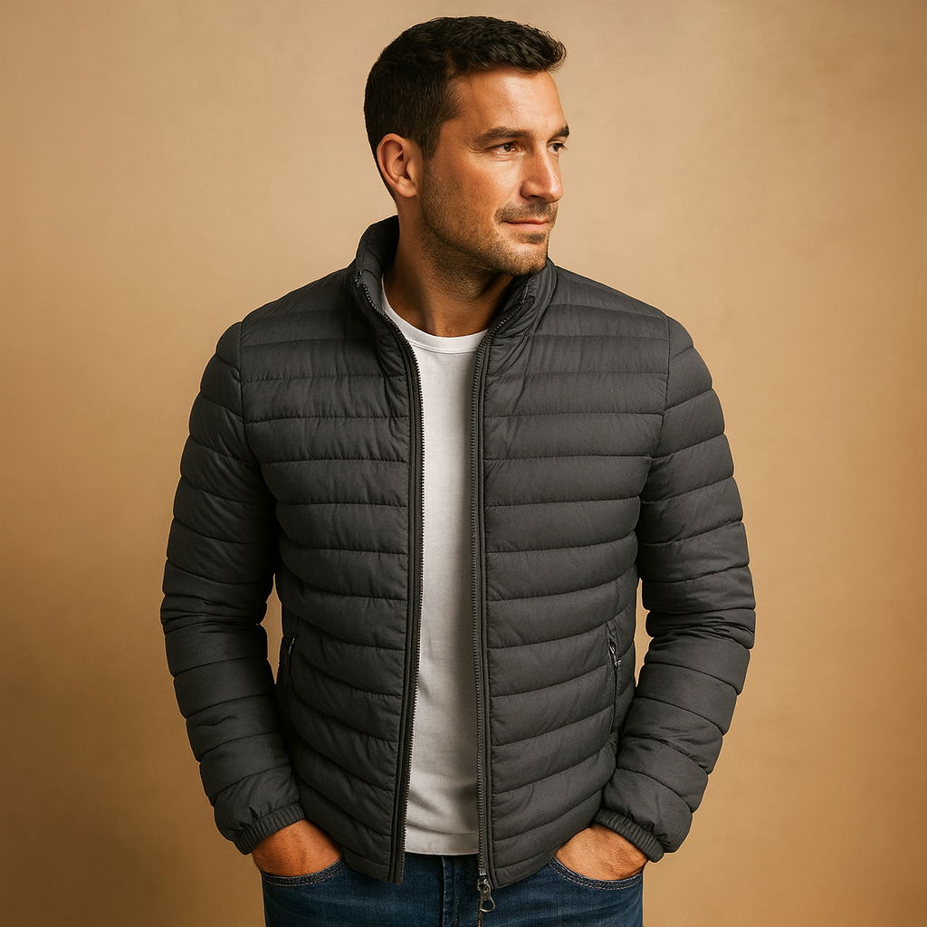 Men’s hooded puffer jacket with classic design, offering excellent warmth and wind protection. Perfect for everyday winter wear and outdoor activities.