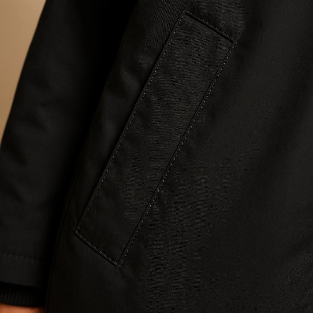 Women’s lightweight bomber jacket with zipper and side pockets, ideal for casual outfits, summer days, and trendy evening looks.