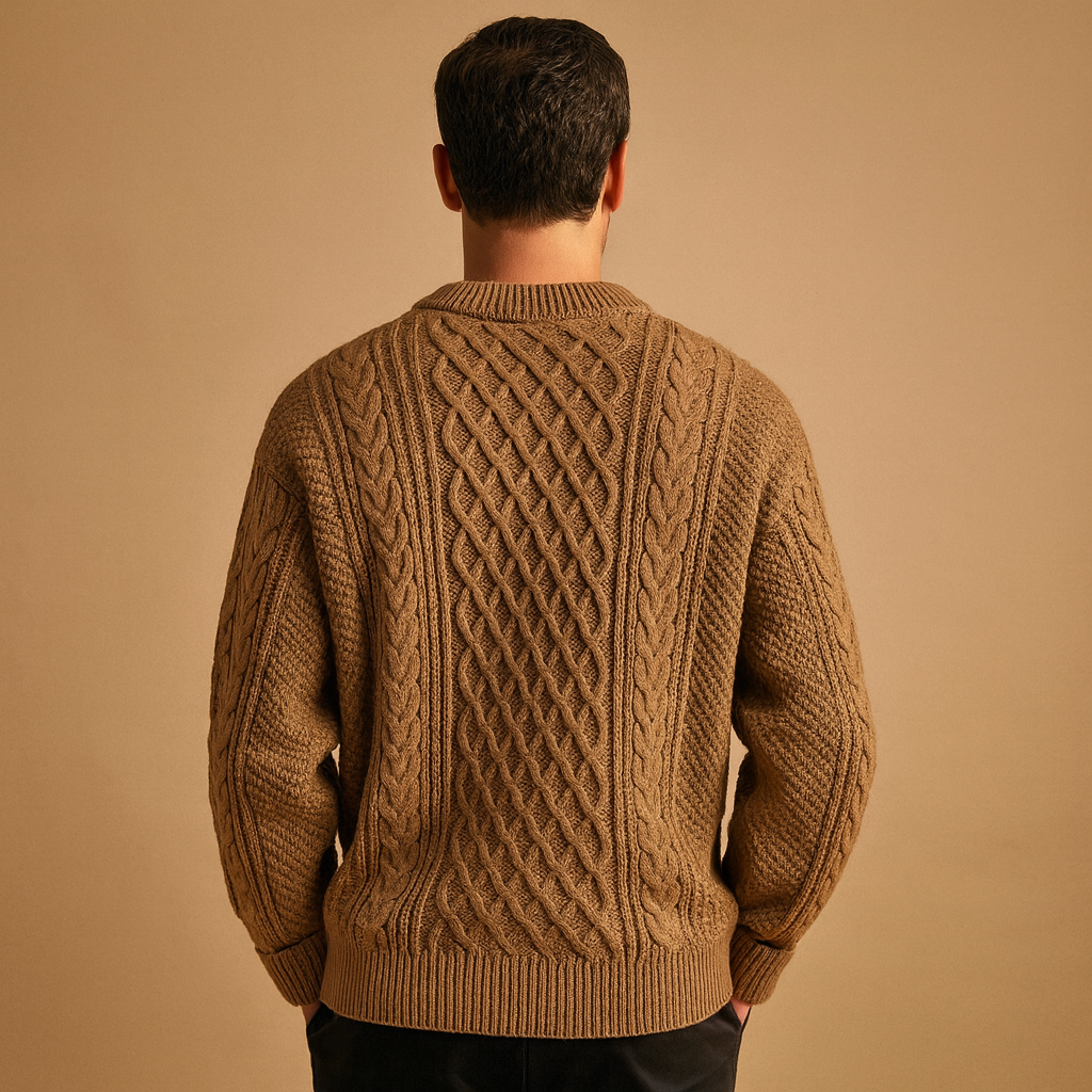 Men’s loose knit round-neck sweater with soft texture and relaxed fit, perfect for autumn, winter, and casual wear.