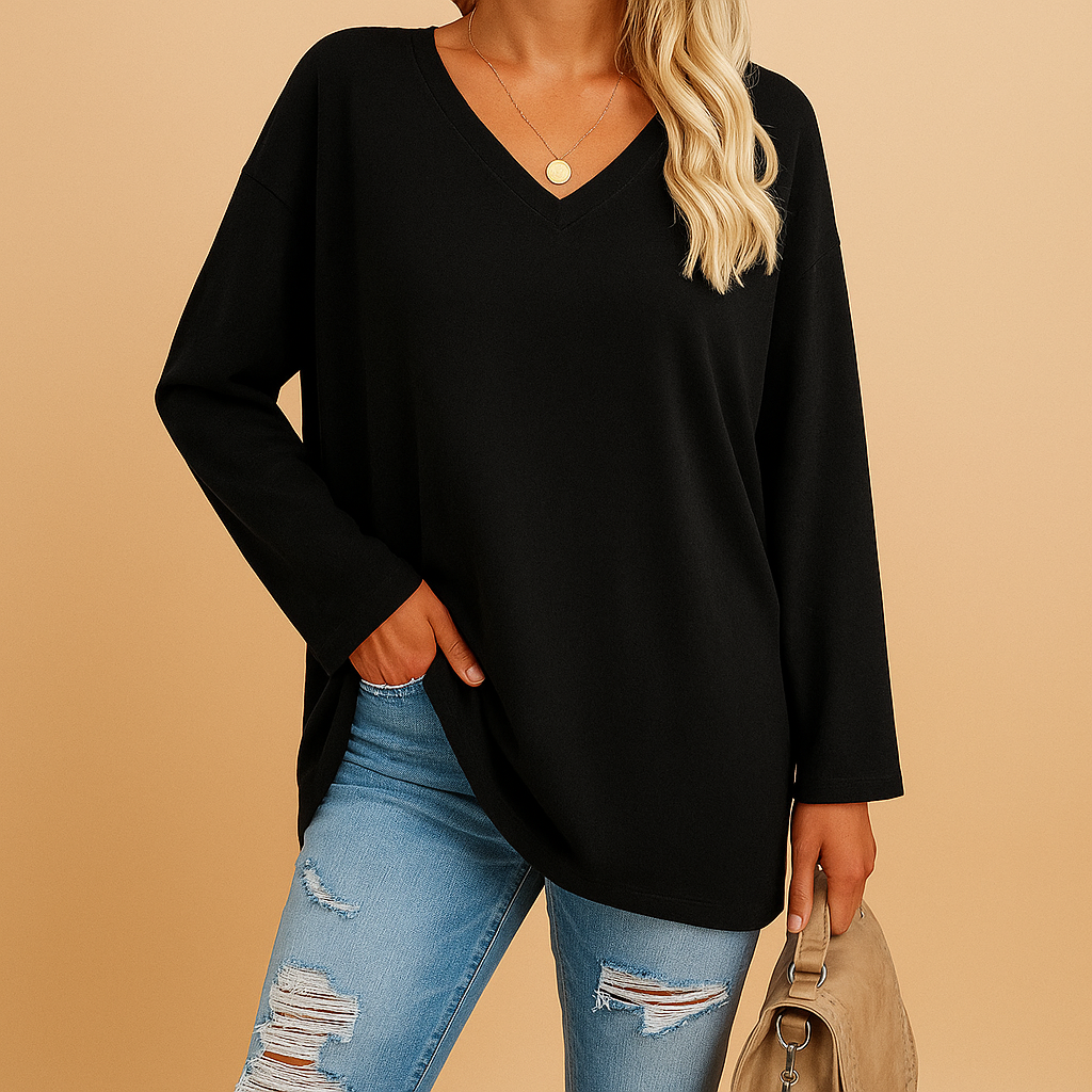Lightweight summer top for women with round neckline and short sleeves in soft, breathable fabric, perfect for warm days and casual outfits.